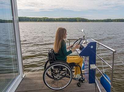 Barrierefreie Hausboottour mit dem Febomobil im Ruppiner Seenland