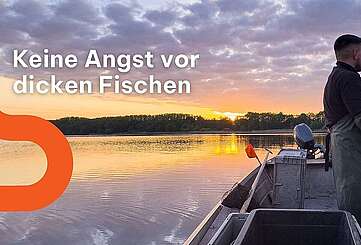 Fischer Fuhrmann beim Fischen auf dem Groß Schauener See