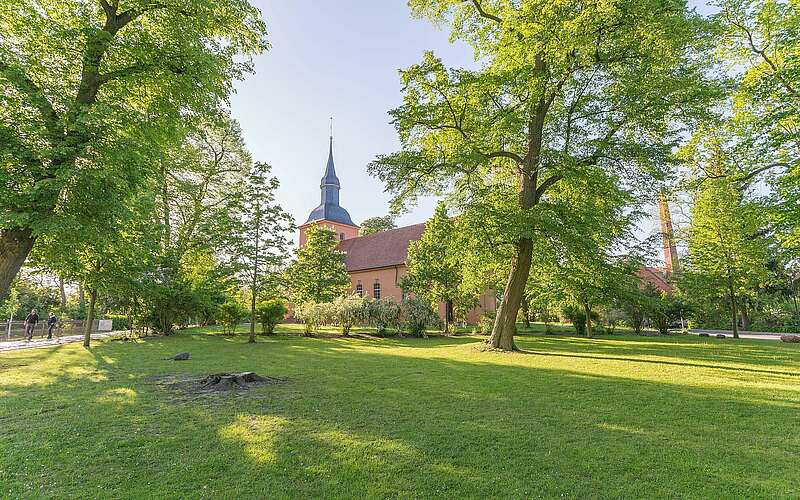 



        
            Kirche in Ribbeck,
        
    

        Foto: Fotograf / Lizenz - Media Import/Steffen Lehmann
    