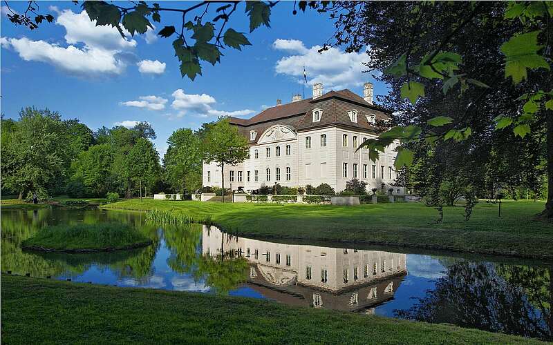 



        
            Schloss und Park Branitz,
        
    

        Foto: Fotograf / Lizenz - Media Import/Rainer Weisflog
    