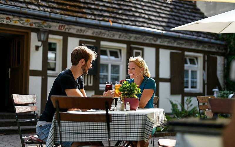 



        
            Paar im Restaurant Fontanehaus,
        
    

        Foto: Fotograf / Lizenz - Media Import/Wolfgang Ehn
    
