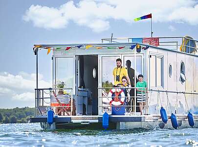Rechlin Müritz Barrierefreier Urlaub mit der Familie auf dem Hausboot