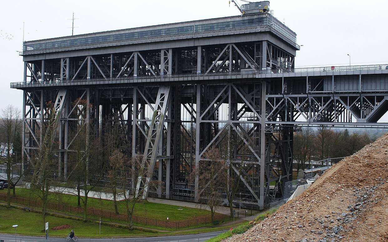 Der stählerne Koloss des Schiffshebewerks Niederfinow.