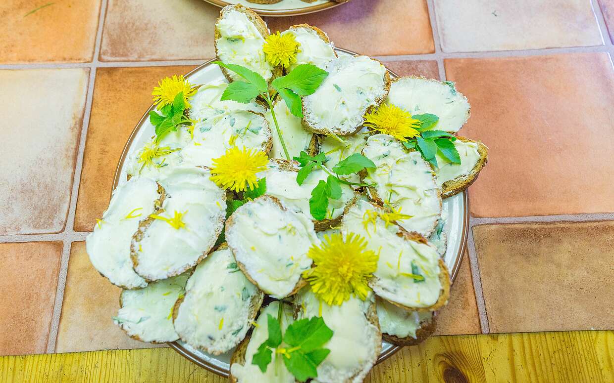 Im Handumdrehen fertig: selbstgemachter Merettich aus heimischen Kräutern.