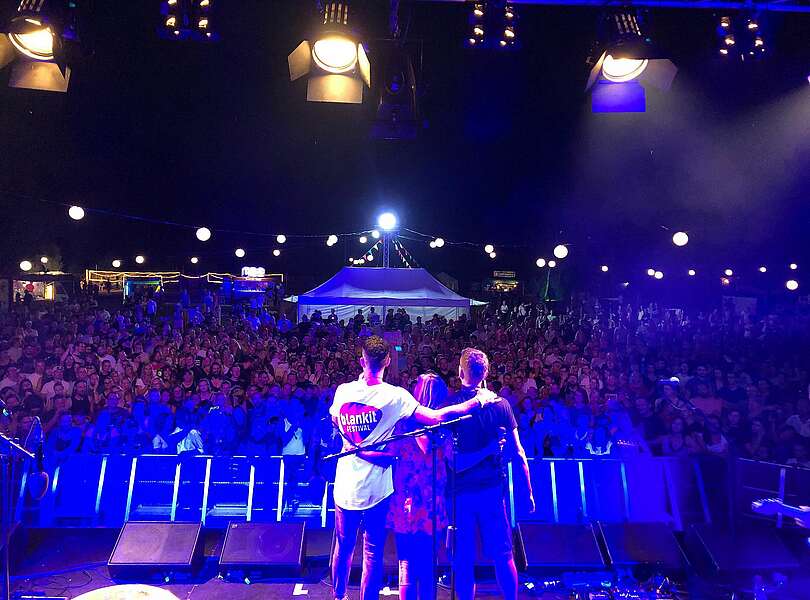 Bühne auf dem Blankit Festival