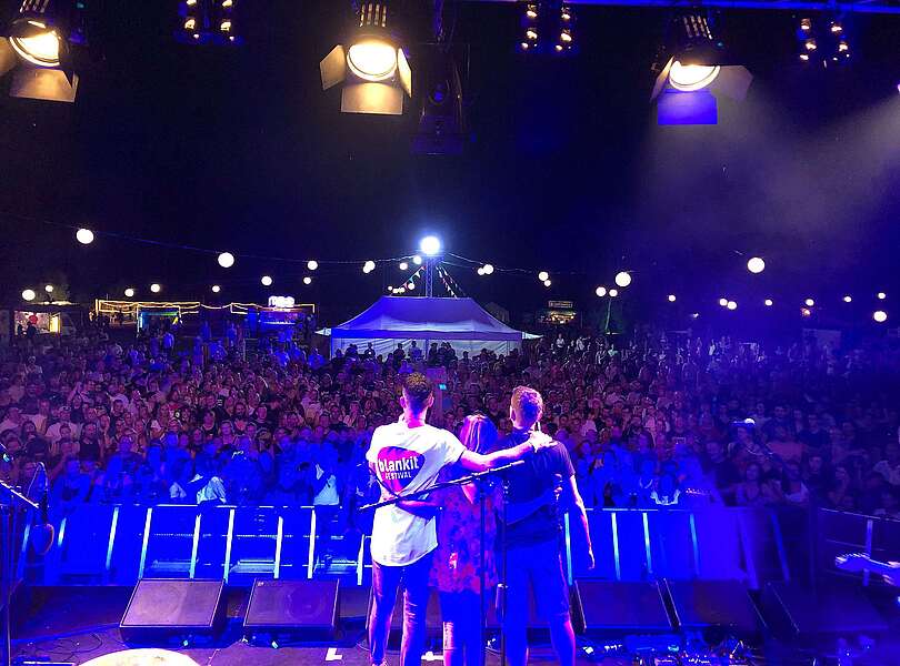 Bühne auf dem Blankit Festival