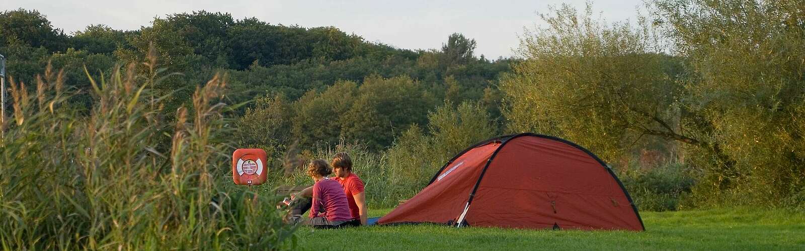 Camping in der Natur,
            
        
                Foto: TMB Tourismus-Marketing Brandenburg GmbH/Wolfgang Ehn