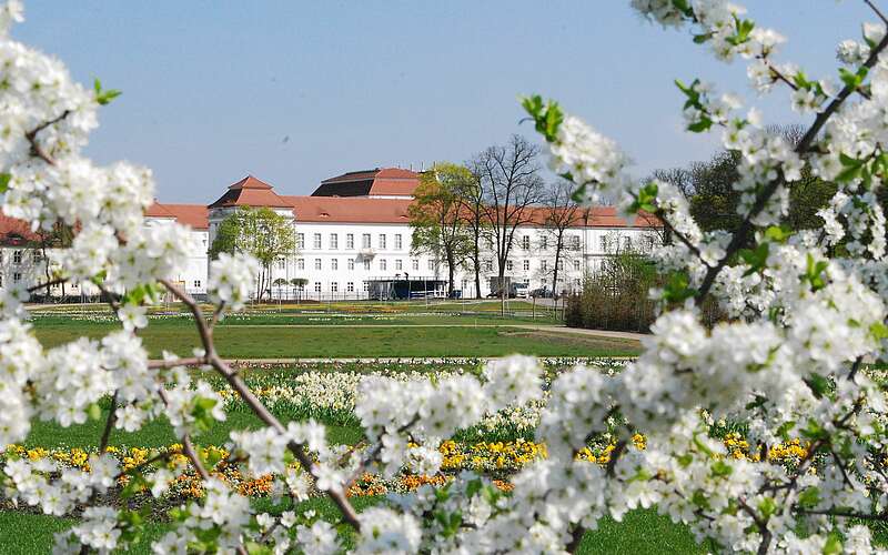 



    
        
                Schloss und Schlosspark Oranienburg,
            
        
                Foto: Tourismus und Kultur Oranienburg gGmbH/Kein Urheber bekannt
            
    
