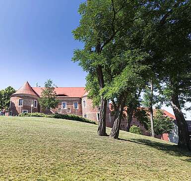 Burg Eisenhardt mit Parkanlage