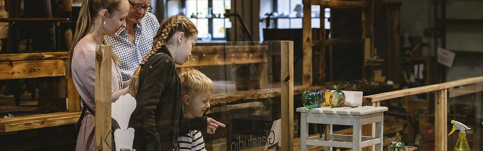 Schauwerkstatt des Glashütter Museums,
            
        
                Foto: TMB Tourismus-Marketing Brandenburg GmbH/Madlen Krippendorf