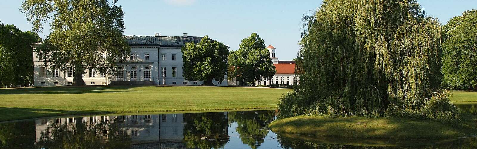 Schloss Neuhardenberg mit Parkanlage,
            
        
                
                
                    Foto: Stefan Jacobs