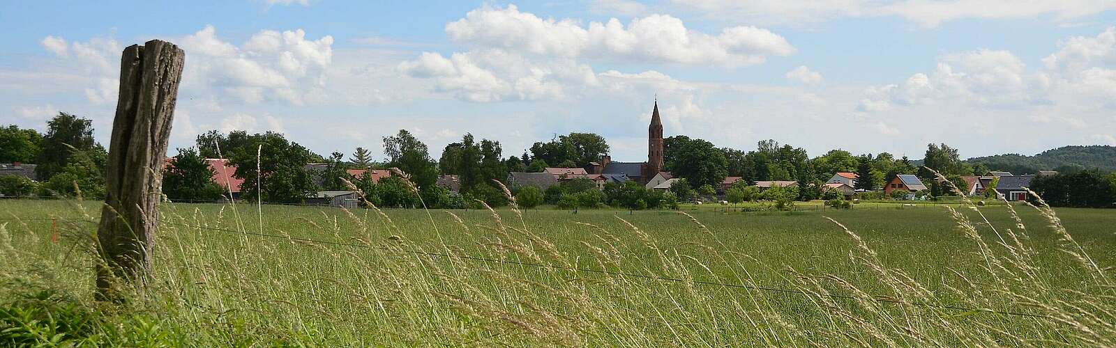 Sicht auf das Ökodorf Brodowin,
            
        
                Foto: TMB Tourismus-Marketing Brandenburg GmbH/Matthias Schäfer