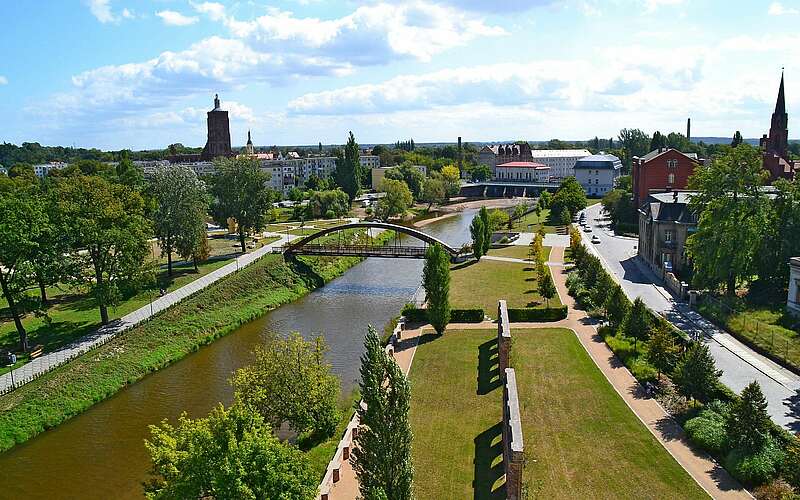 



    
        
                Neißeterrassen Guben,
            
        
                Foto: Marketing und Tourismus Guben e.V./Kein Urheber bekannt
            
    
