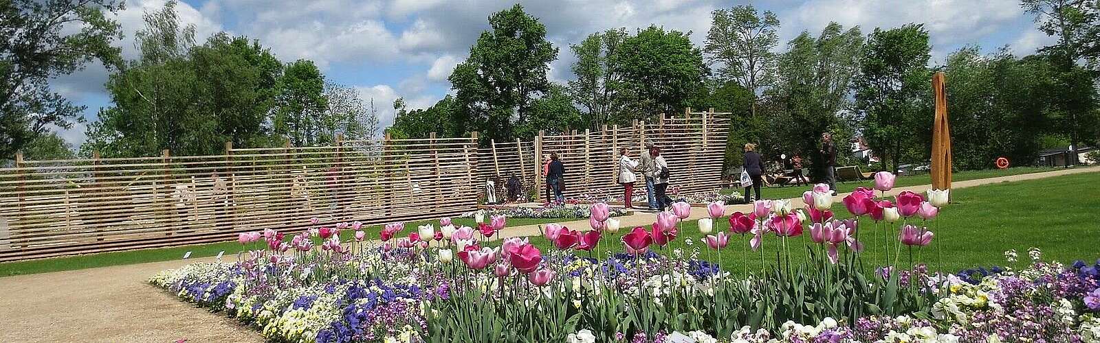 Ans Blumenmeer der BUGA nach Klein-Venedig,
            
        
                Foto: TMB Tourismus-Marketing Brandenburg GmbH/Martina Göttsching
