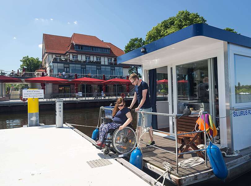 Barrierefreie Hausboottour
