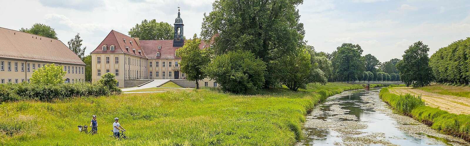 Schloss Elsterwerda mit Grünanlage,
        
    

        Foto: Fotograf / Lizenz - Media Import/Andreas Franke