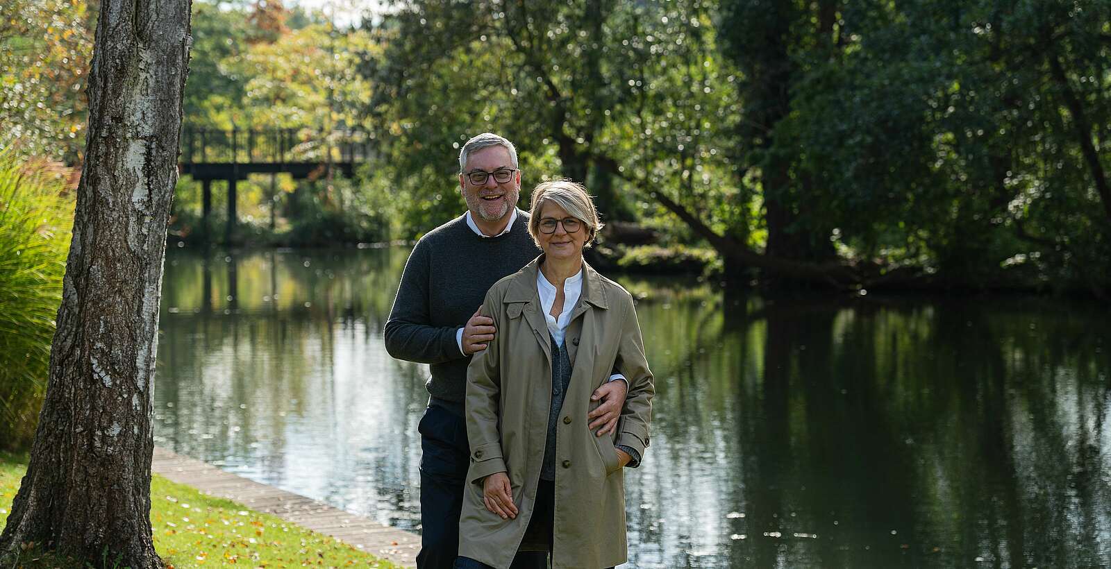 Claudia und Markus Karl an der Spree,
            
        
                Foto: TMB Tourismus-Marketing Brandenburg GmbH/Steffen Lehmann
