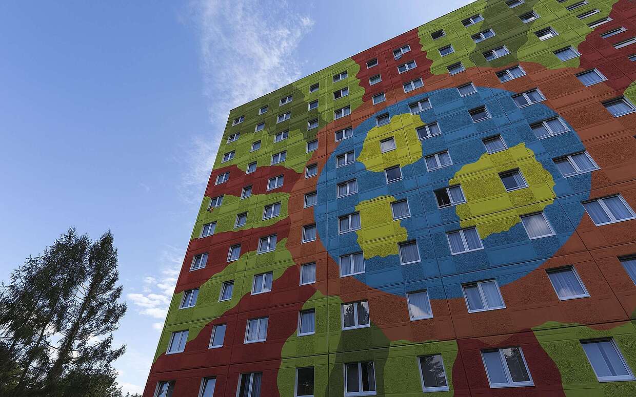 Die Arbeit hat sich gelohnt. Nach einem Jahr sind 12.000 Quadratmeter Betonfläche wie verwandelt.