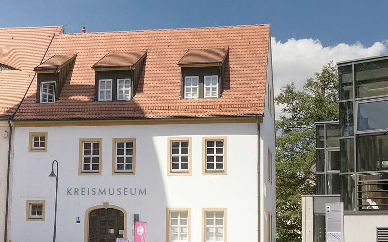 



        
            Kreismuseum in Bad Liebenwerda,
        
    

        Foto: Fotograf / Lizenz - Media Import/Hartmut Smikac
    