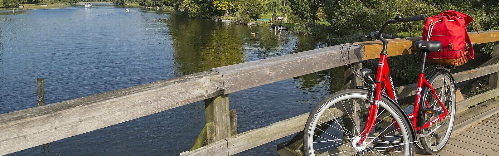 Fahrrad auf Brücke,
        
    

        Foto: Fotograf / Lizenz - Media Import/Steffen Lehmann