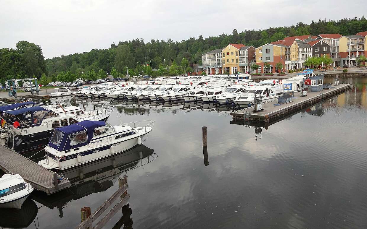 Das Ziel unseres Törns durch Brandenburg: die Marina Wolfsbruch