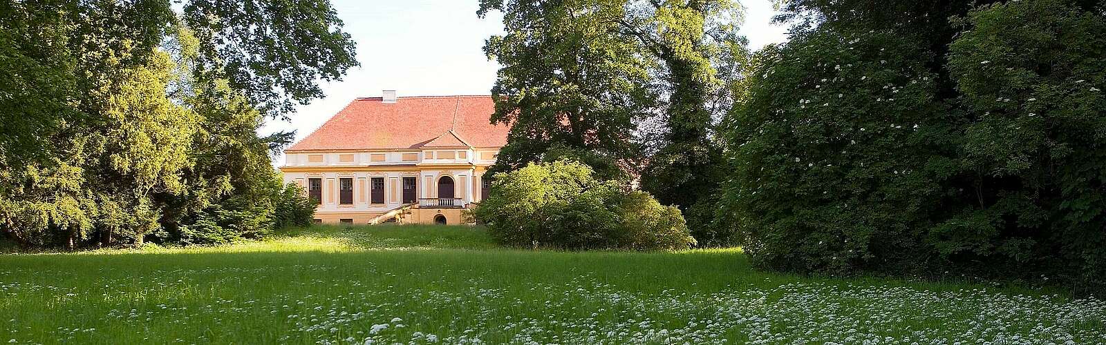 Schloss Caputh mit Parkanlage,
            
        
                Foto: TMB Tourismus-Marketing Brandenburg GmbH/Kein Urheber bekannt