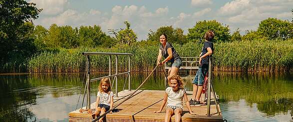 Familie im Erlebnis- und Ziegeleipark Mildenberg
