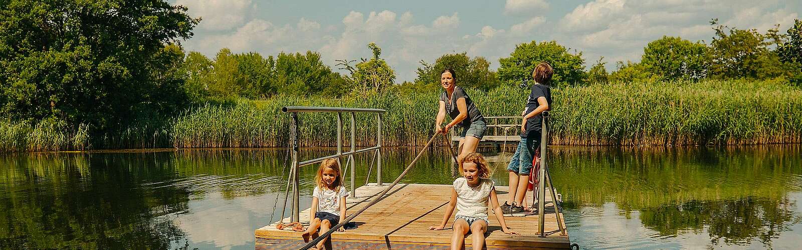 Familie im Erlebnis- und Ziegeleipark Mildenberg,
            
        
                Foto: TMB Tourismus-Marketing Brandenburg GmbH/Julia Nimke