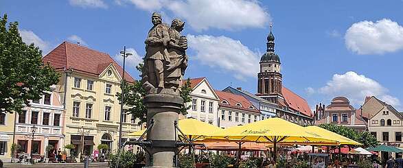 Altmarkt und Marktbrunnen in Cottbus
