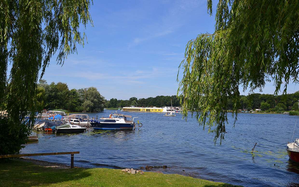 Blick auf den Templiner See in Caputh. Der Ort war früher ein Handelszentrum für Ziegelsteine.