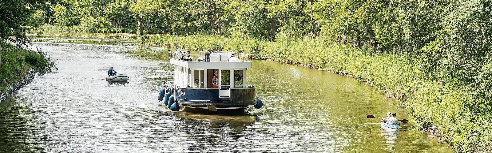 Hausboot auf den Rheinsberger Seen,
            
        
                Foto: TMB Tourismus-Marketing Brandenburg GmbH/Studio Prokopy