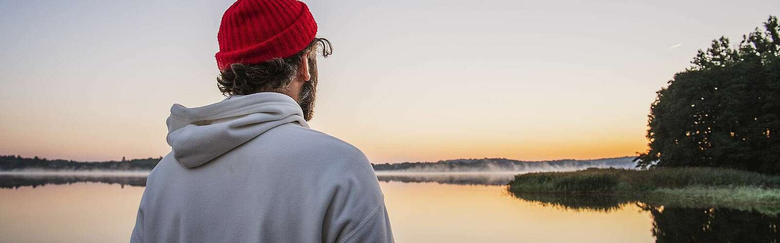 Morgenstimmung über dem See,
            
        
                Foto: TMB Tourismus-Marketing Brandenburg GmbH/Madlen Krippendorf