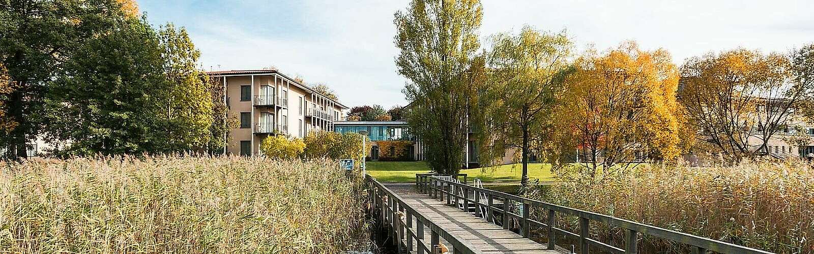 Seehotel Rheinsberg, Blick vom Wasser,
            
        
                Foto: Seehotel Rheinsberg/Kein Urheber bekannt