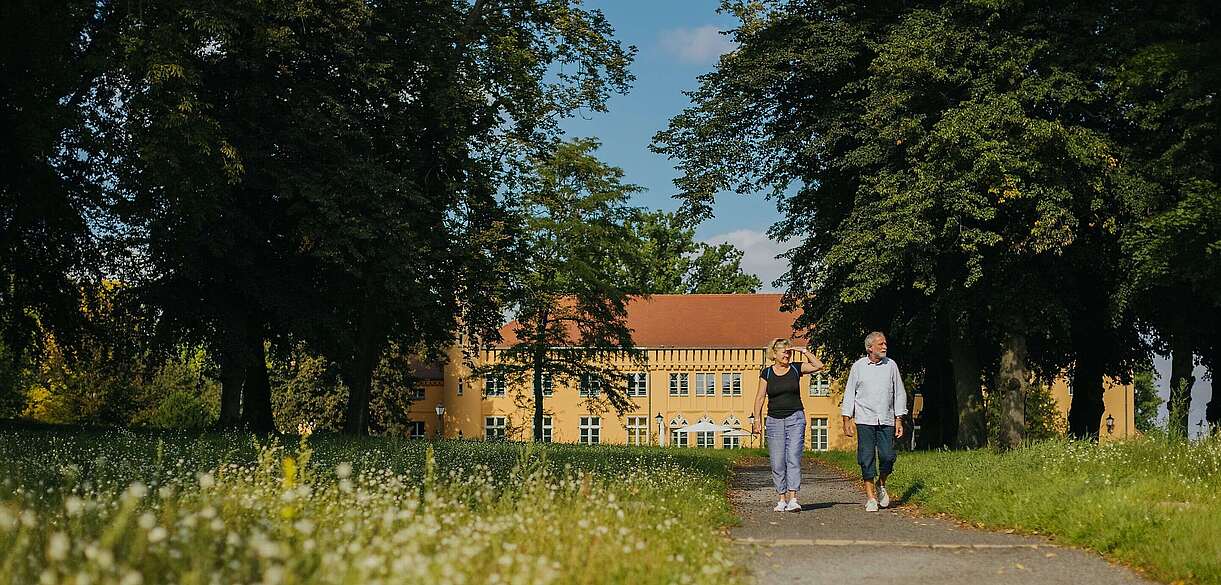 Spaziergang im Schlosspark Petzow
