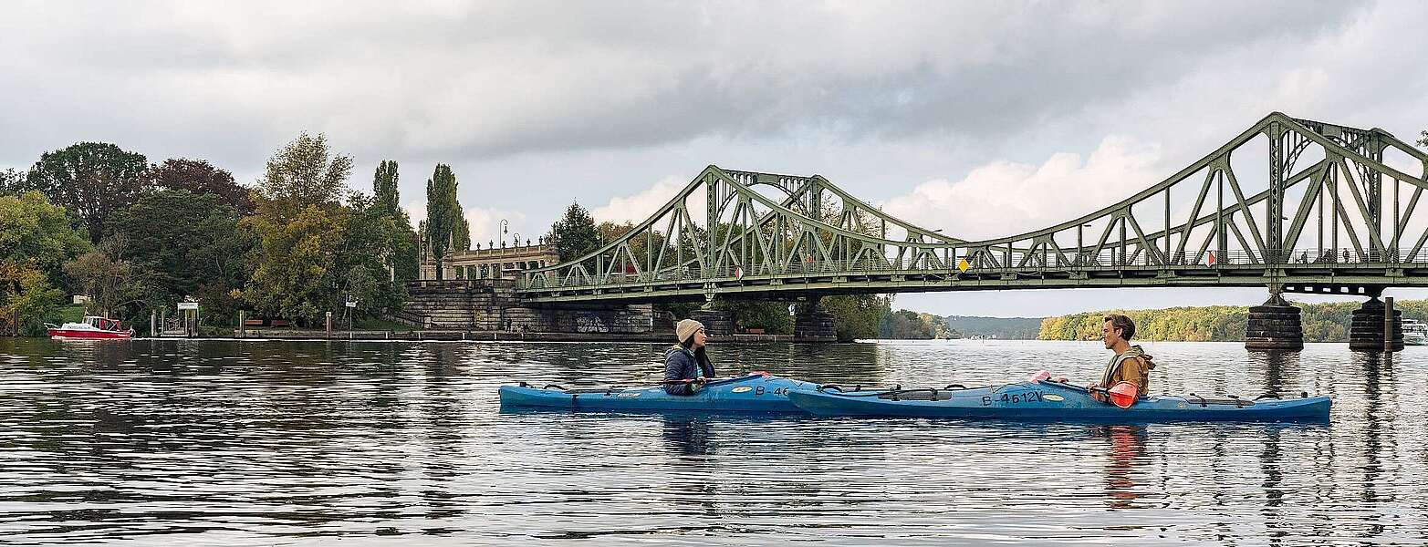 Kanutour in Potsdam an der Glienicker Brücke