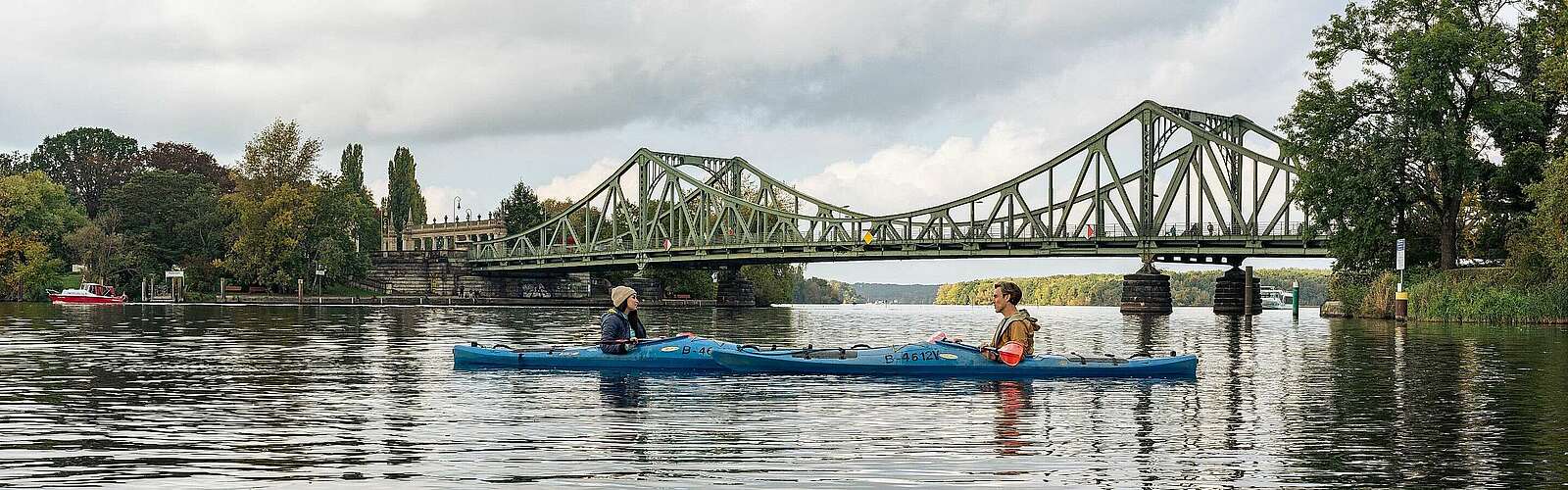 Kanutour in Potsdam an der Glienicker Brücke,
            
        
                Foto: TMB Tourismus-Marketing Brandenburg GmbH/Steffen Lehmann
