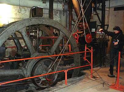 Die alte Dampfpresse der Brikettfabrik Louise