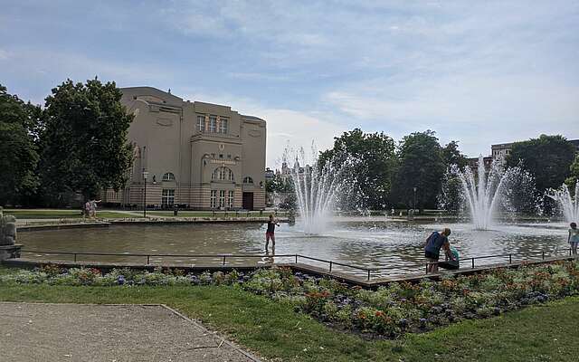 Brunnen am Staatstheater Cottbus