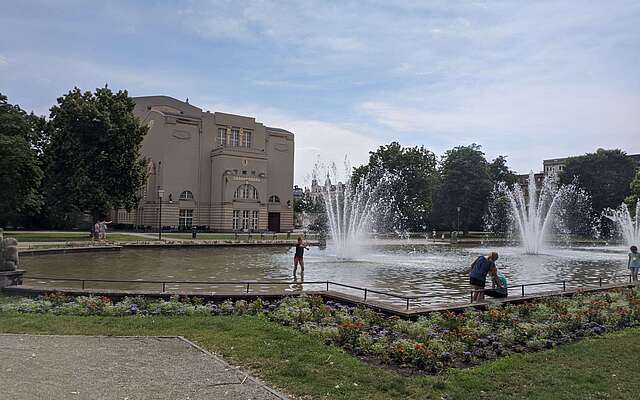 Brunnen am Staatstheater Cottbus