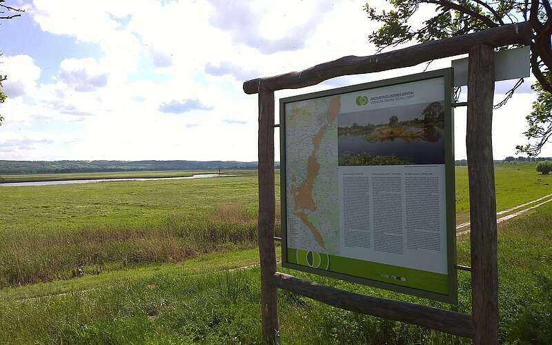 



    
        
                Hinweisschild im Nationalpark Unteres Odertal,
            
        
                Foto: TMB Tourismus-Marketing Brandenburg GmbH/Matthias Fricke
            
    
