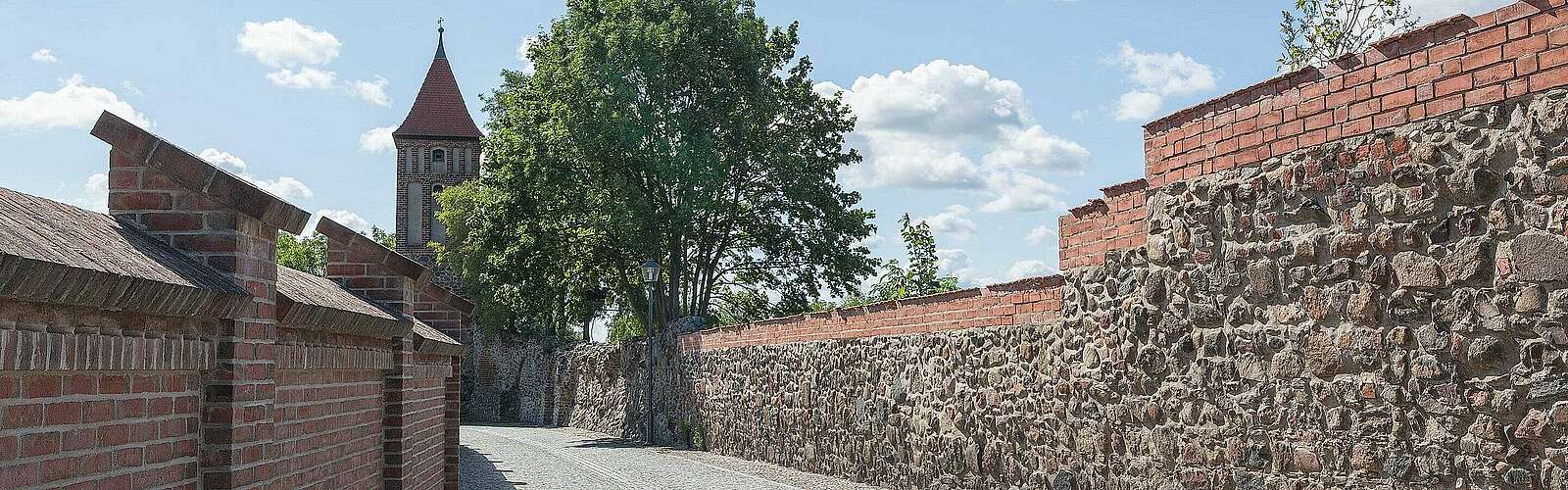 Stadtmauer von Jüterbog,
            
        
                Foto: TMB Tourismus-Marketing Brandenburg GmbH/Steffen Lehmann