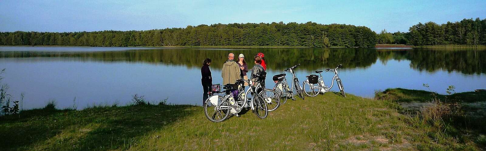 Radler am Todnitzsee in Bestensee,
            
        
                Foto: Tourismusverband Dahme-Seenland e.V./Kein Urheber bekannt