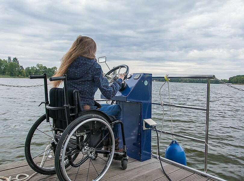 Barrierefreie Hausboottour mit dem Febomobil im Ruppiner Seenland