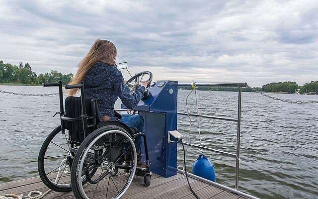 Barrierefreie Hausboottour mit dem Febomobil im Ruppiner Seenland