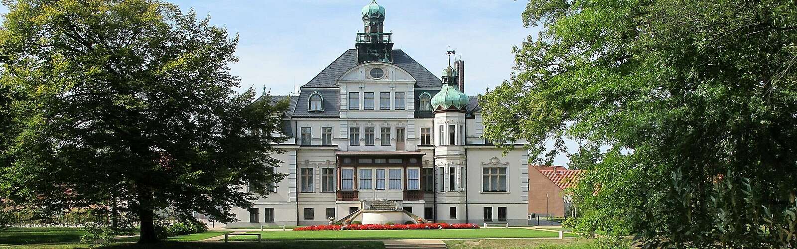 Blick vom Schlosspark auf Schloss Uebigau,
            
        
                Foto: Parkaktiv Uebigau/Kein Urheber bekannt