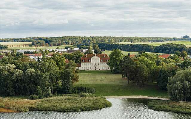 Blick auf Schloss Kummerow