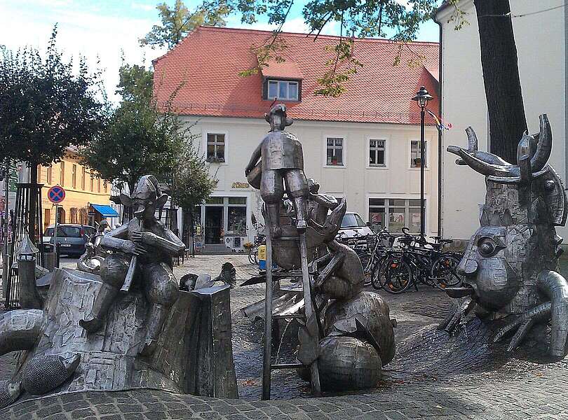 Lutkibrunnen vor der Nikolaikirche Lübbenau