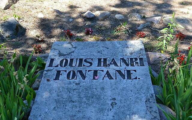 Grabstein Louis Henri Fontane Neutornow