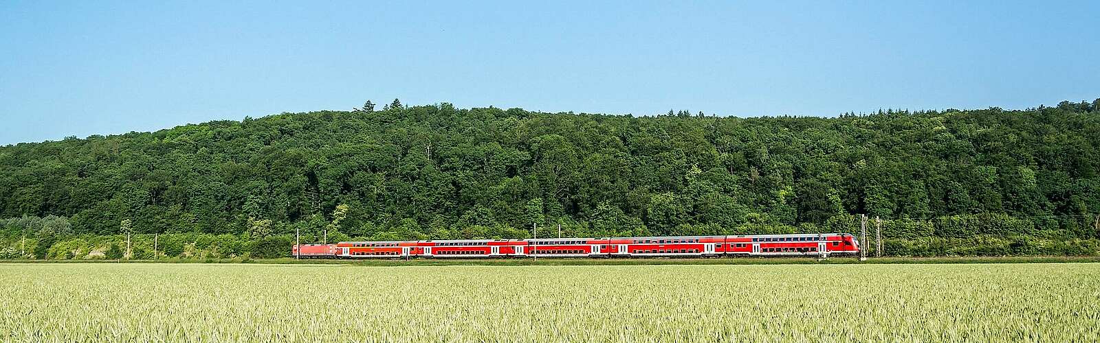 Mit dem Regionalexpress durch Brandenburg,
            
        
                Foto: Adobe Inc./Calado
