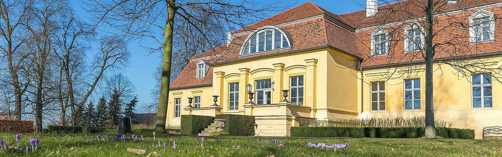 Schloß Kleßen mit Garten,
            
        
                Foto: TMB Tourismus-Marketing Brandenburg GmbH/Steffen Lehmann